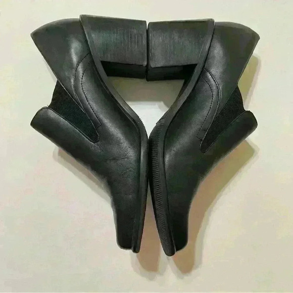 Nicole black leather slip on block heel Brazilian vintage court shoes Size 9.5 M - Picture 2 of 12